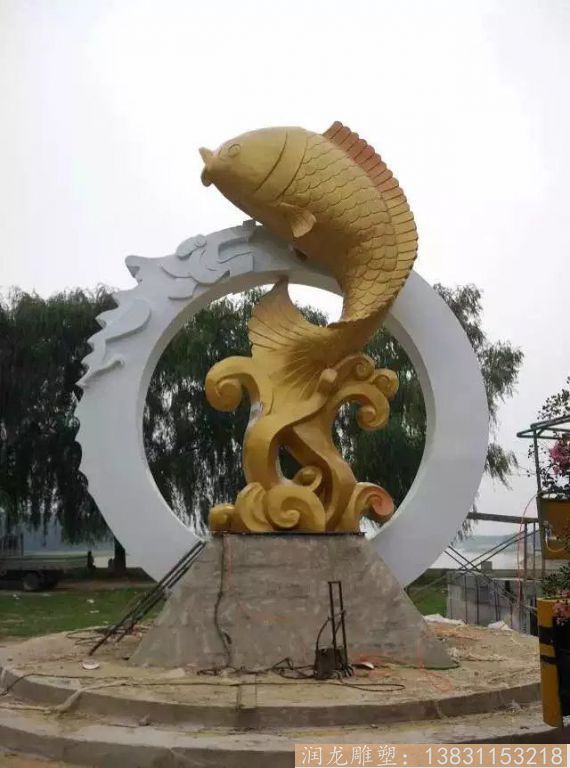 不锈钢雕塑金鱼制作步骤 现场安装2 不锈钢雕塑金鱼制作步骤 现场安装2